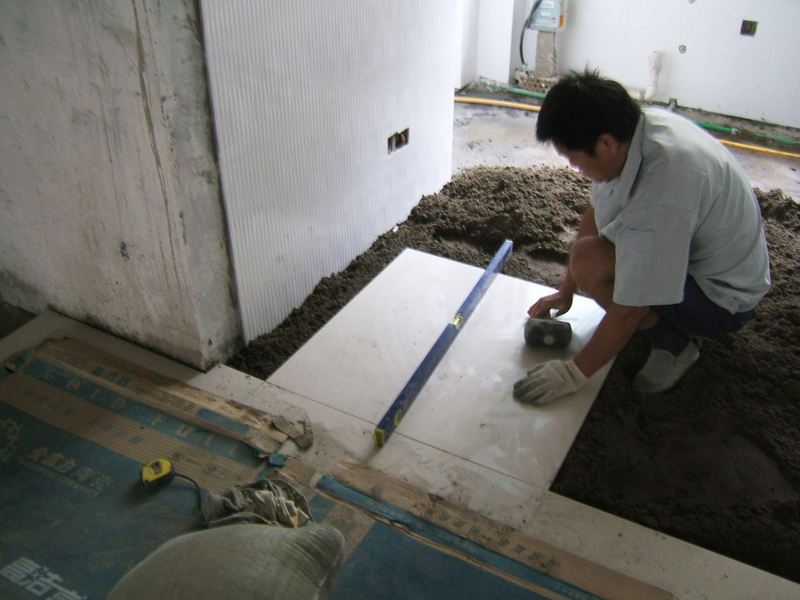 瓷砖怎样贴更好？看专业泥工给的14条铺贴建议！