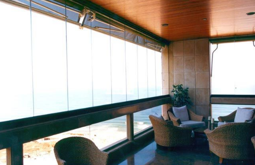 自建房阳台窗户用什么材料好？常见的阳台窗材料好坏对比！